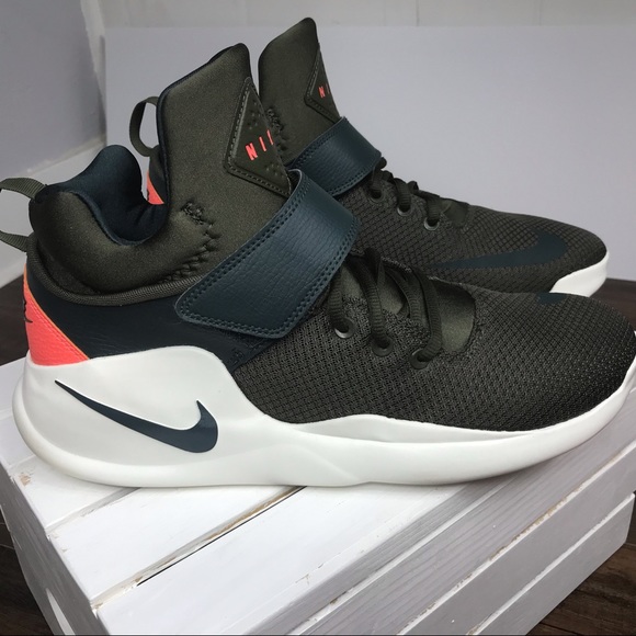 nike kwazi green training shoes